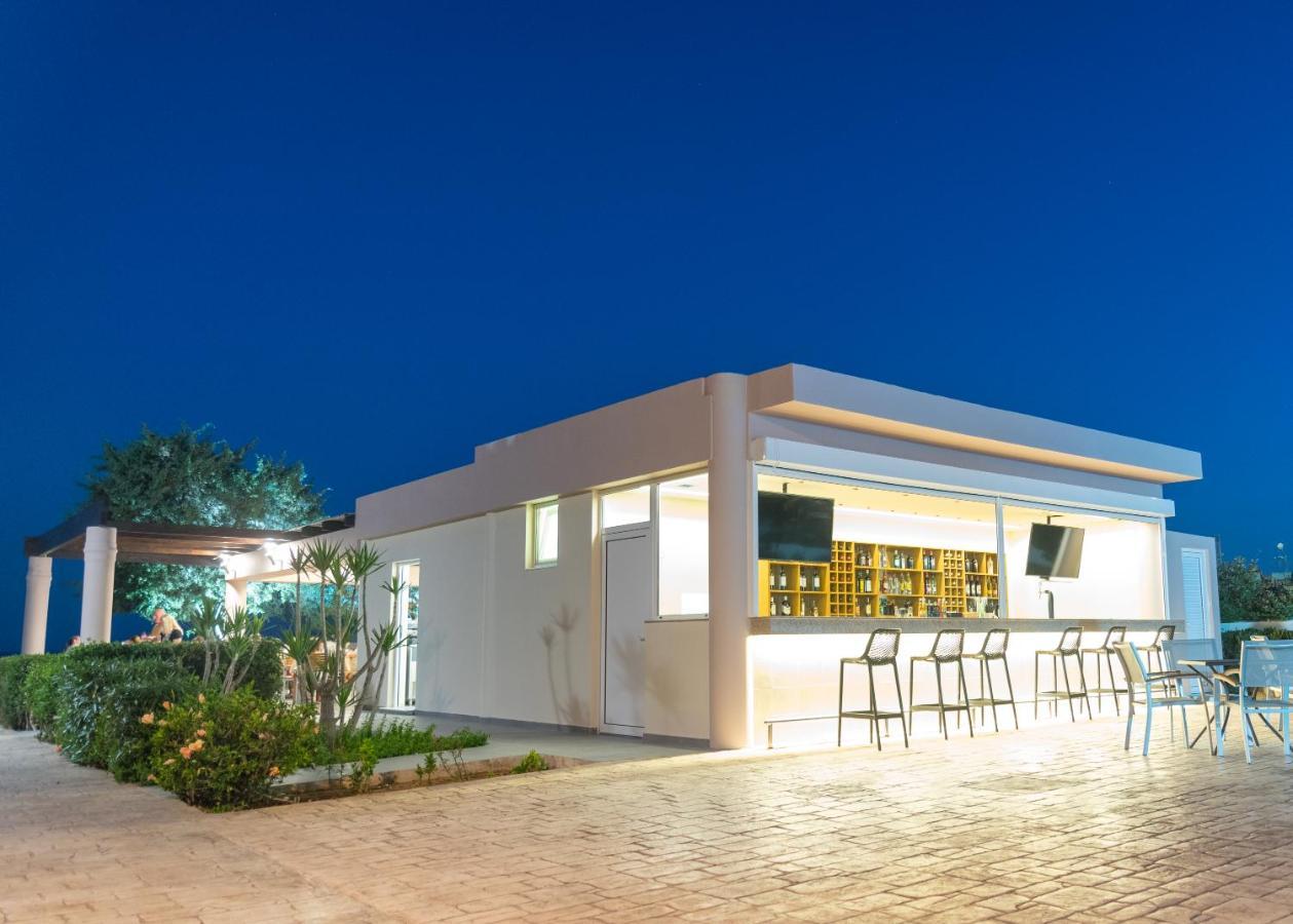 Amaryllis Front Beach Hotel 拉多斯 外观 照片