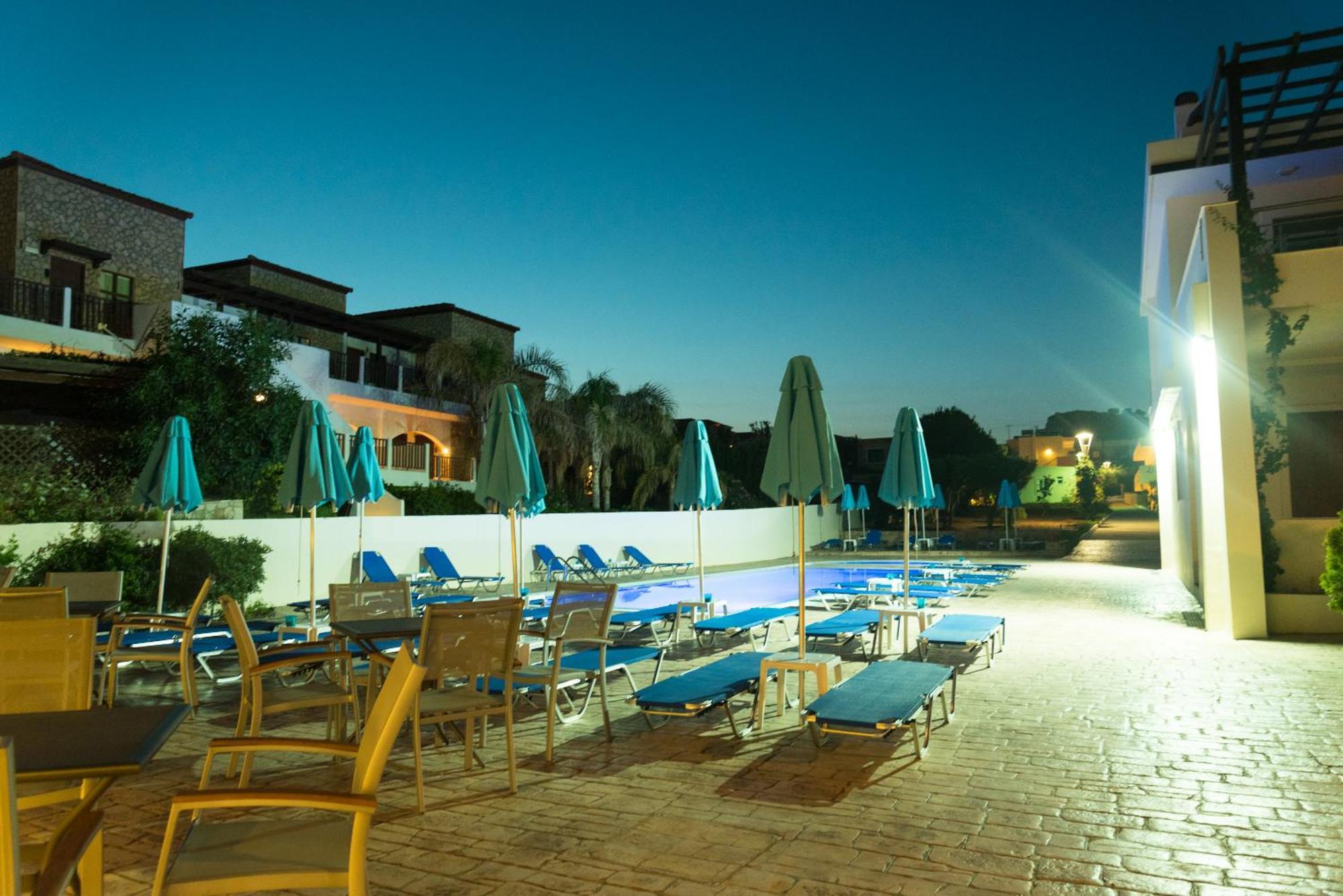 Amaryllis Front Beach Hotel 拉多斯 外观 照片