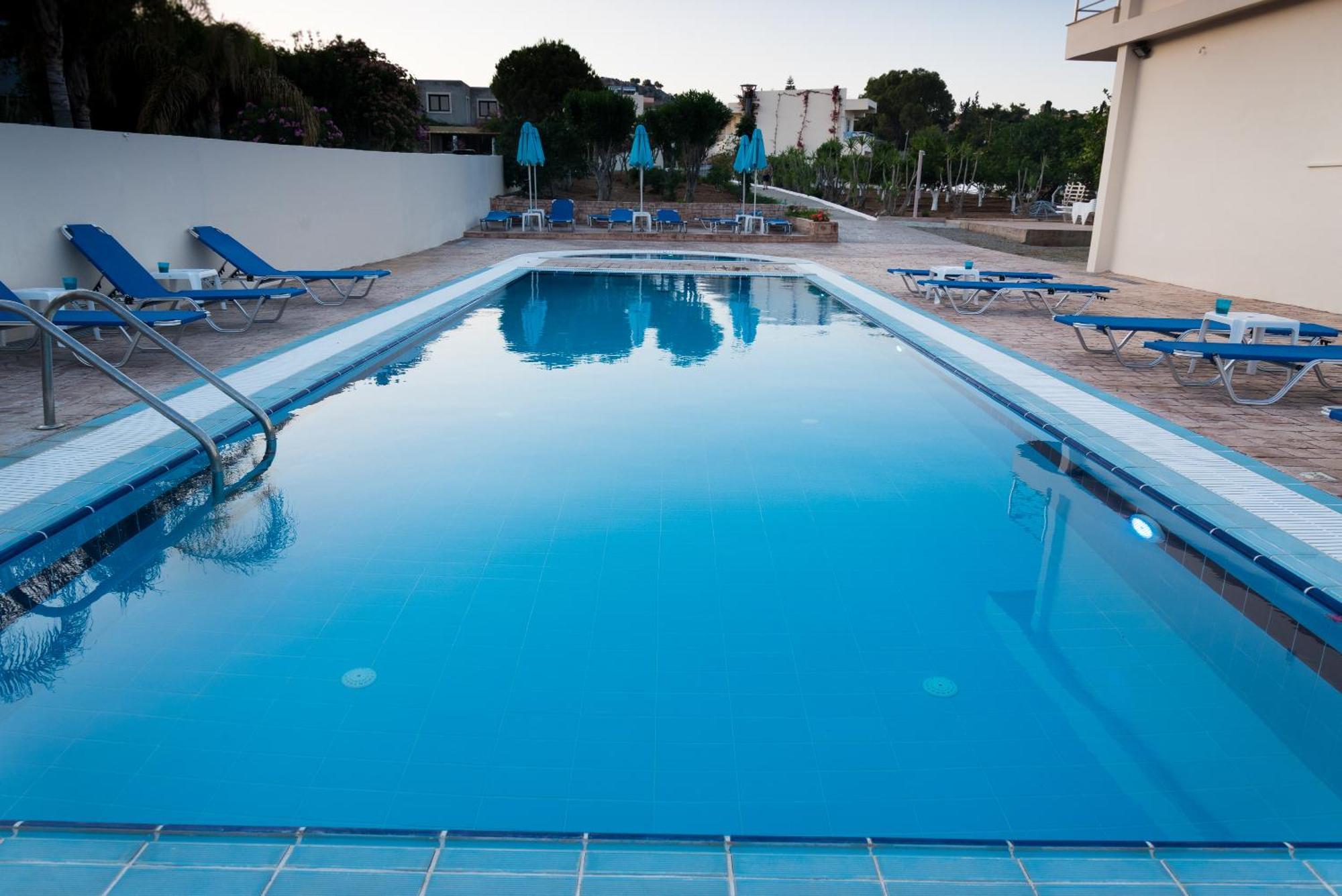 Amaryllis Front Beach Hotel 拉多斯 外观 照片
