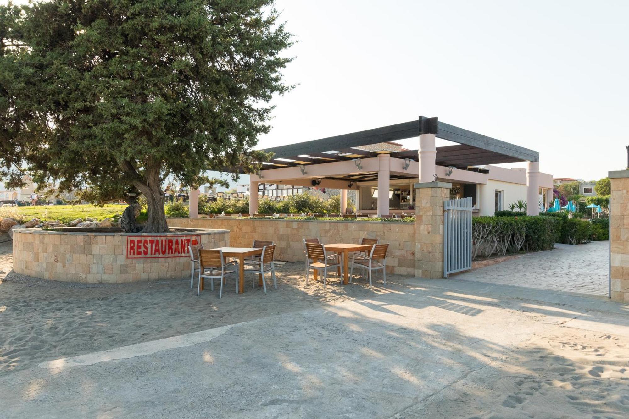 Amaryllis Front Beach Hotel 拉多斯 外观 照片