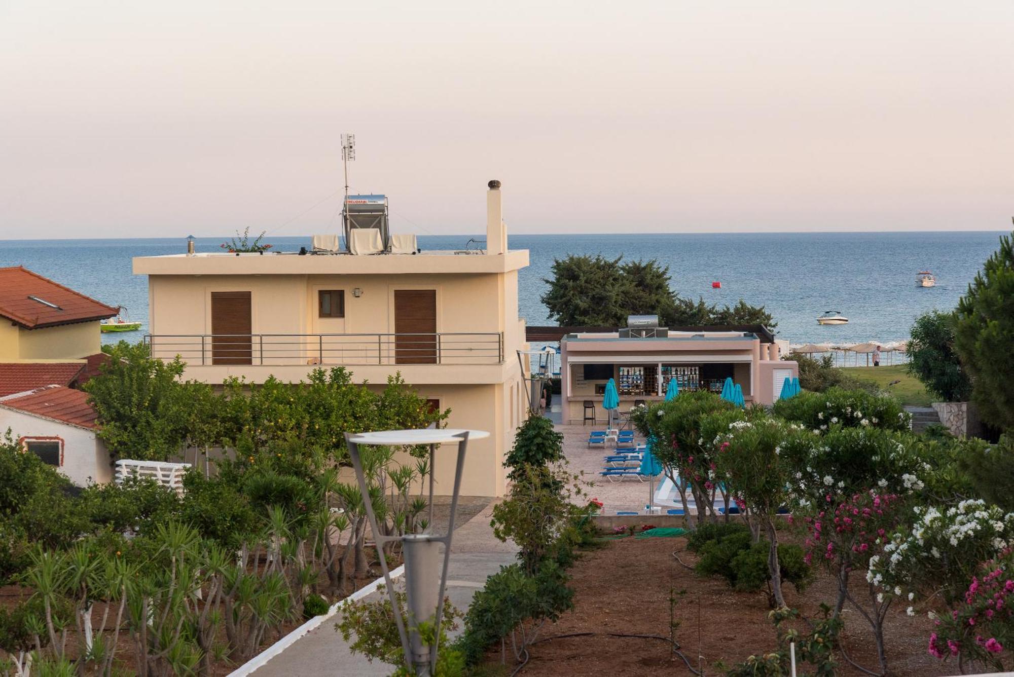 Amaryllis Front Beach Hotel 拉多斯 外观 照片