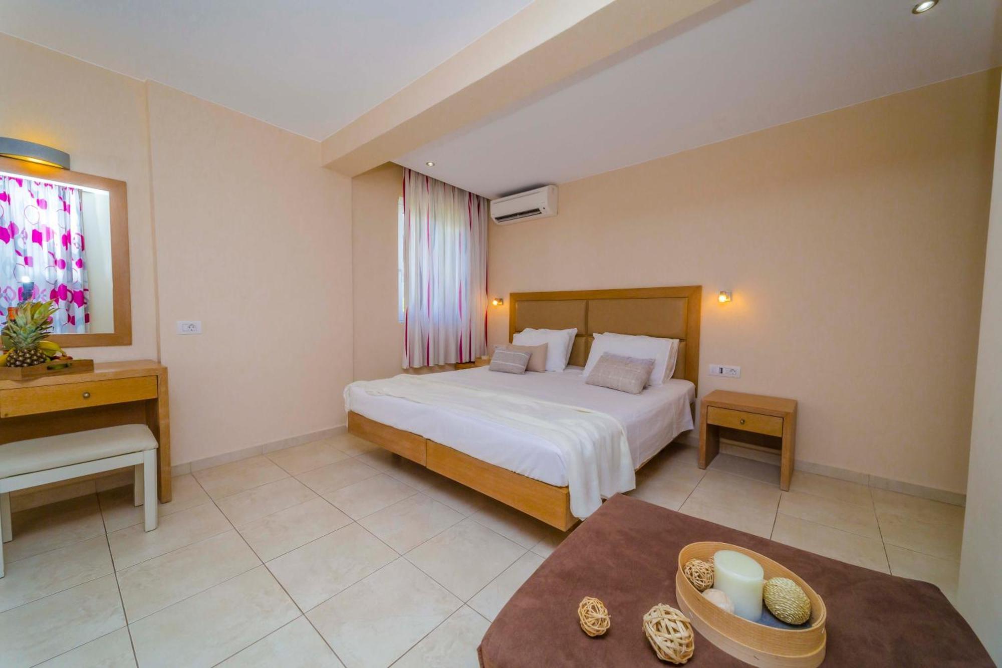 Amaryllis Front Beach Hotel 拉多斯 外观 照片