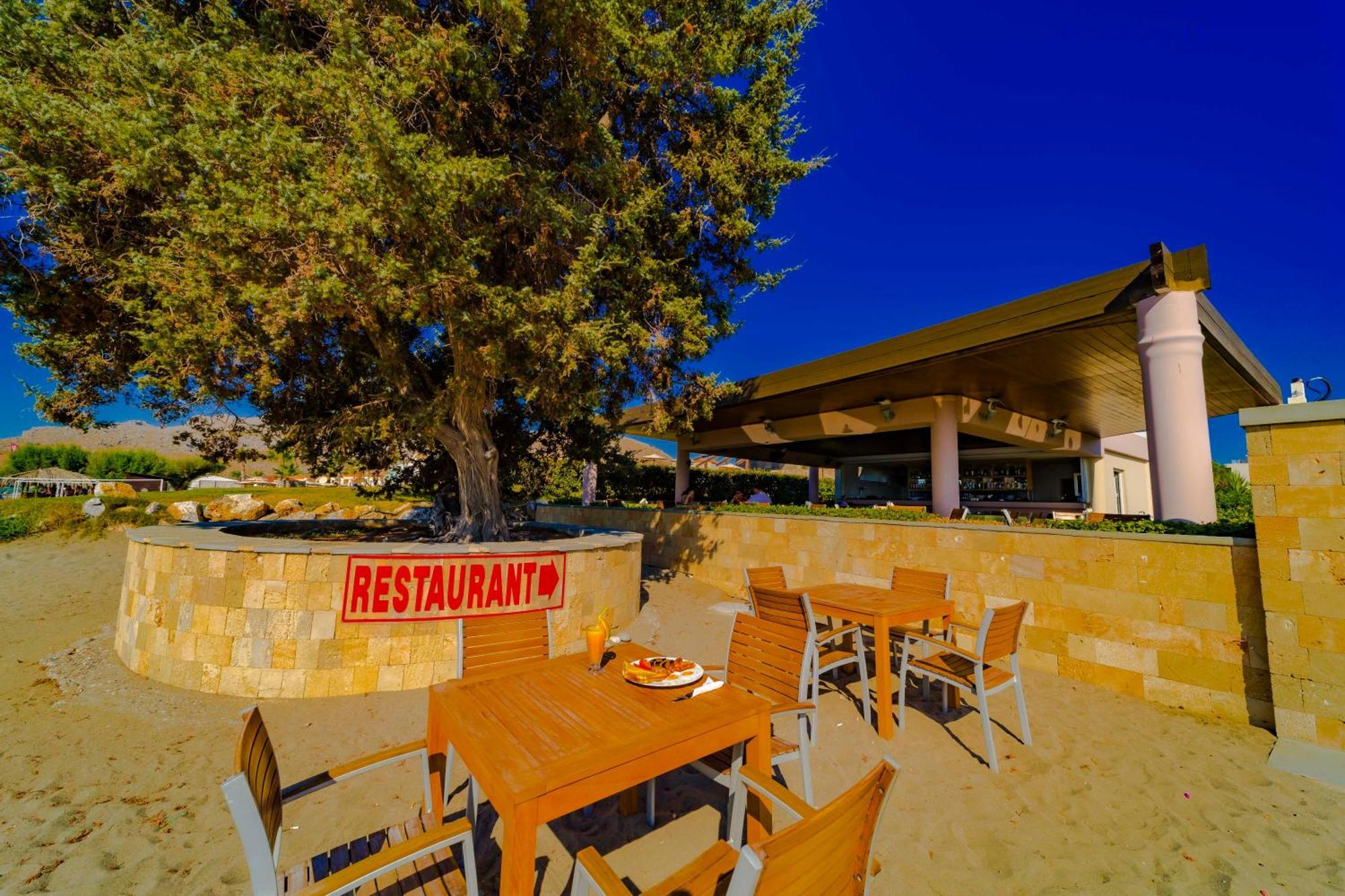 Amaryllis Front Beach Hotel 拉多斯 外观 照片