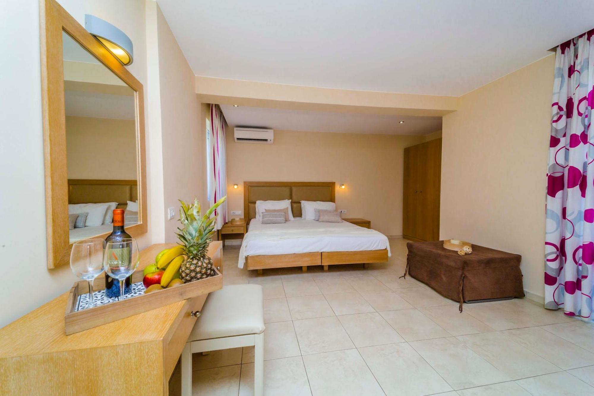 Amaryllis Front Beach Hotel 拉多斯 外观 照片