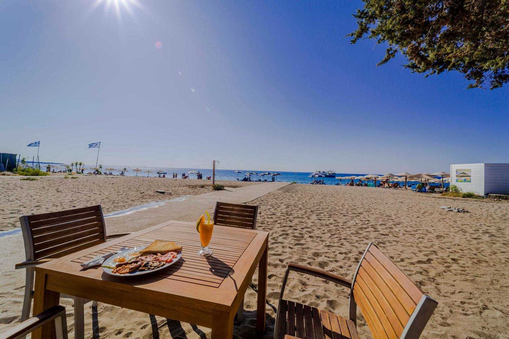 Amaryllis Front Beach Hotel 拉多斯 外观 照片