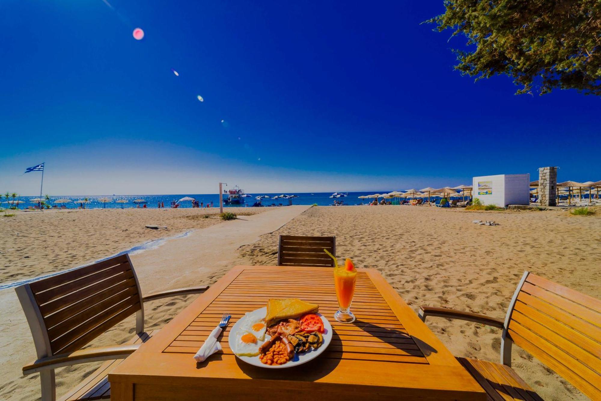 Amaryllis Front Beach Hotel 拉多斯 外观 照片