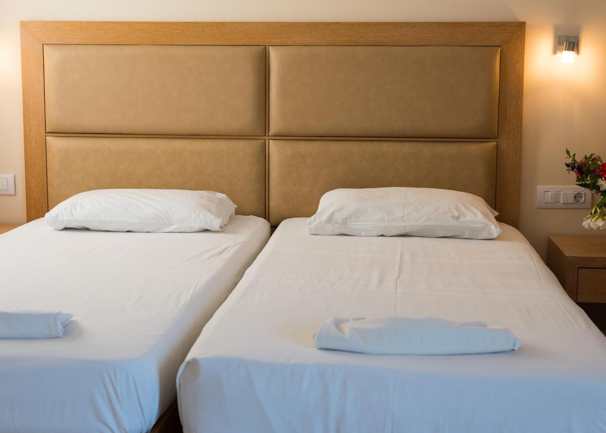 Amaryllis Front Beach Hotel 拉多斯 外观 照片